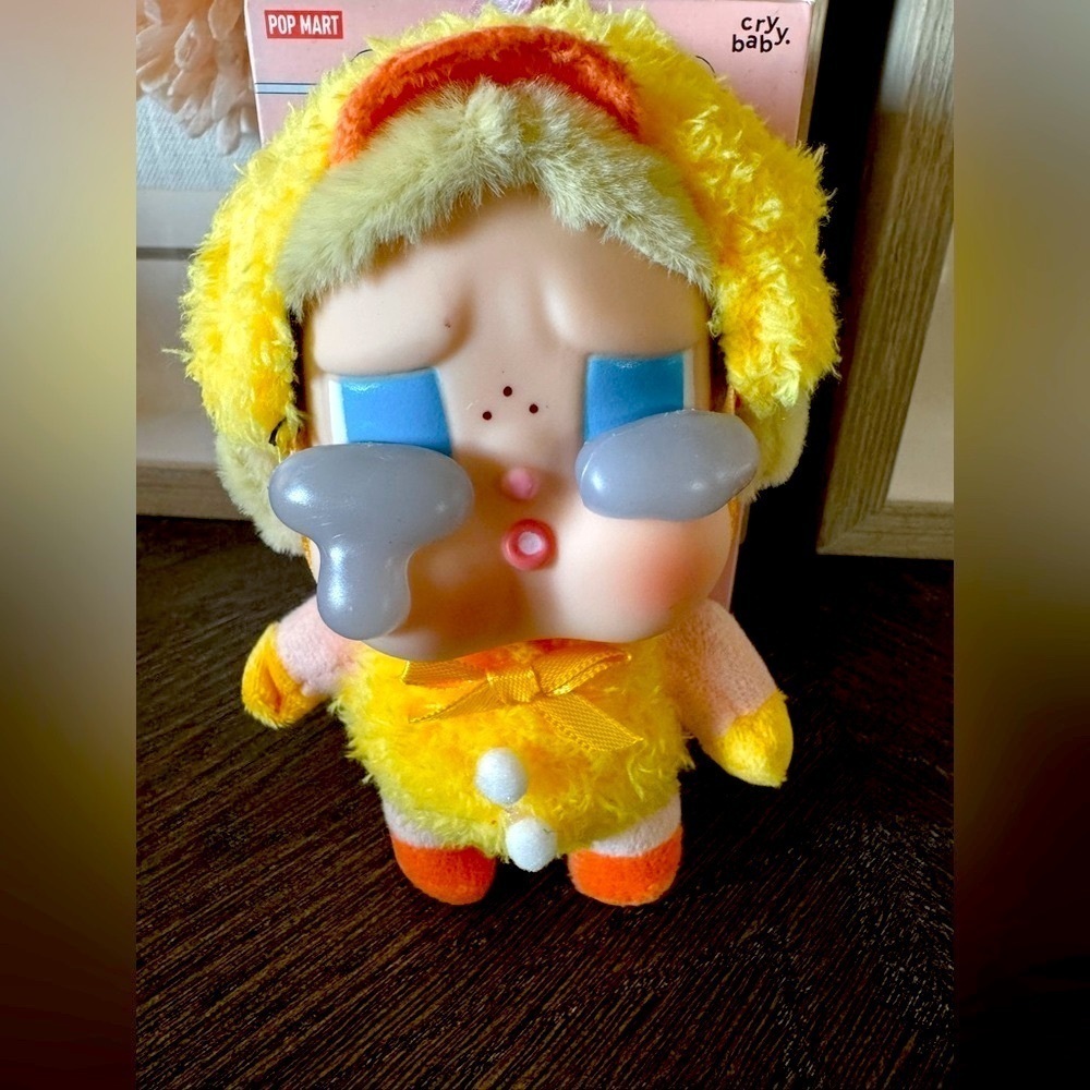 Cry Baby Crying Again vinyl face plush pendant series. New. - Picture 5 of 7
